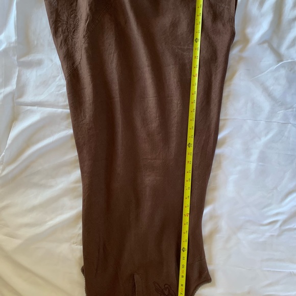 Carlie’s Court | Medium| 100% Linen | Brown sleeveless v-neck collar midi dress - Picture 4 of 6